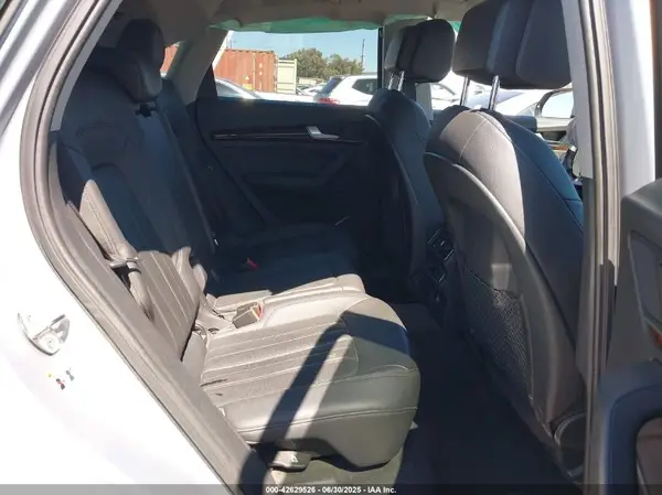 WA1ANAFY9J2058388 2018 AUDI Q5 - Image 8