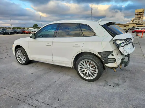 WA1ANAFY9J2097501 2018 AUDI Q5 - Image 2