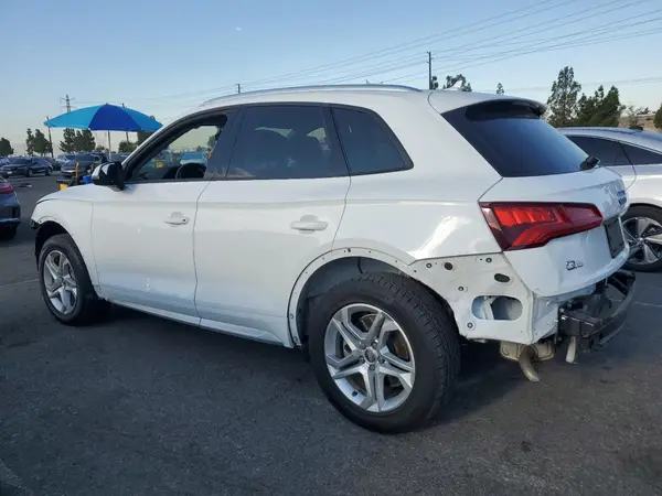 WA1ANAFY9J2112045 2018 AUDI Q5 - Image 2