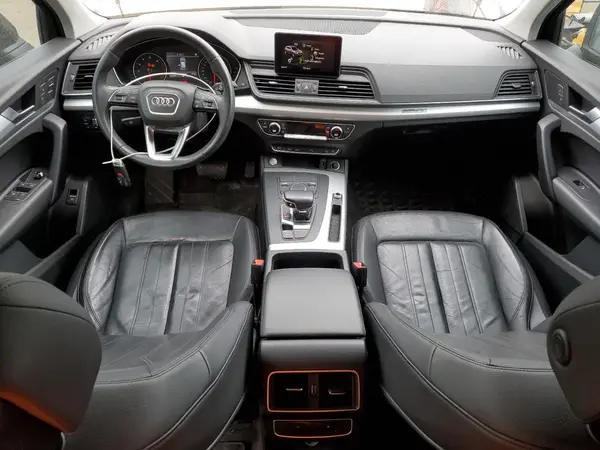 WA1ANAFY9J2175615 2018 AUDI Q5 - Image 8