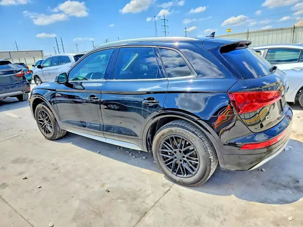 WA1ANAFY9J2213456 2018 AUDI Q5 - Image 2