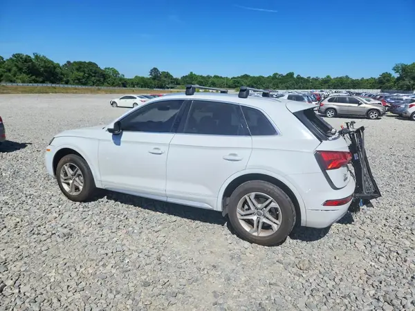WA1ANAFY9K2038790 2019 AUDI Q5 - Image 2