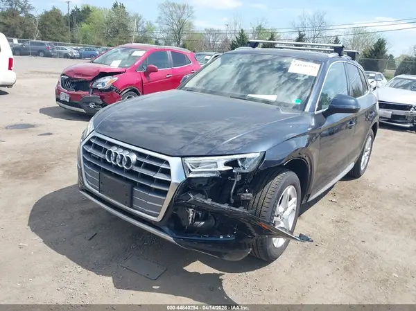 WA1ANAFY9K2048896 2019 AUDI Q5 - Image 2