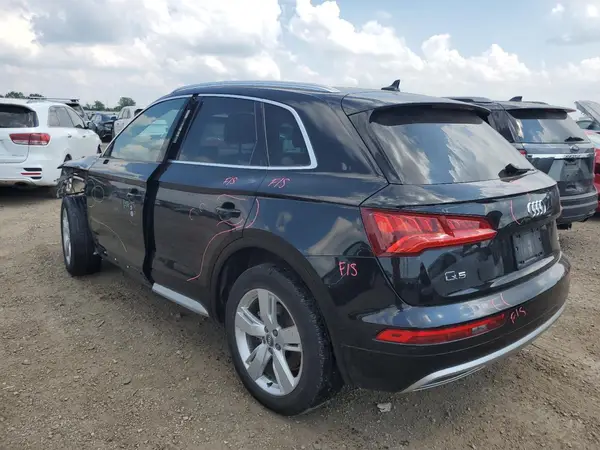 WA1ANAFY9K2068873 2019 AUDI Q5 - Image 2