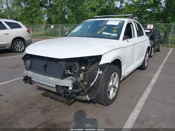 WA1ANAFY9K2080165 2019 AUDI Q5 - Image 2