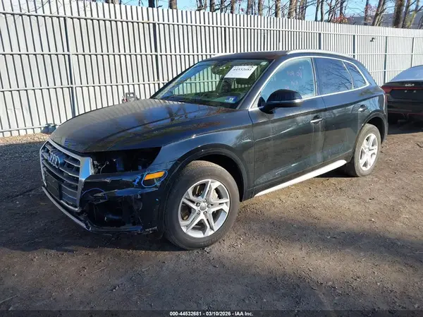 WA1ANAFY9K2080828 2019 AUDI Q5 - Image 2