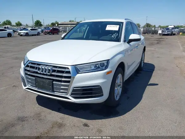 WA1ANAFY9K2095071 2019 AUDI Q5 - Image 2