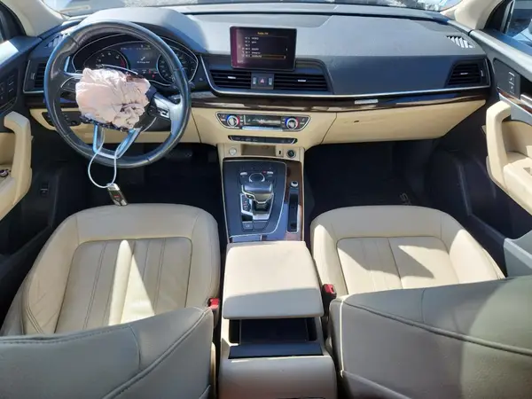 WA1ANAFY9K2105467 2019 AUDI Q5 - Image 8