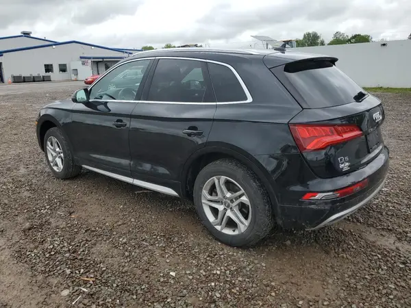 WA1ANAFY9K2106697 2019 AUDI Q5 - Image 2
