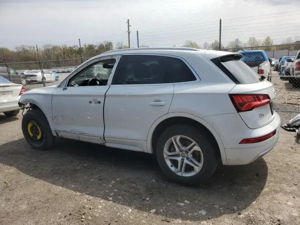 WA1ANAFY9K2127307 2019 AUDI Q5 - Image 2