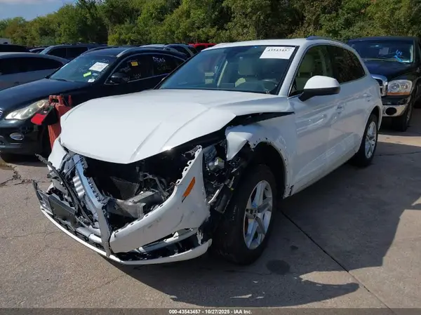 WA1ANAFY9K2137853 2019 AUDI Q5 - Image 2