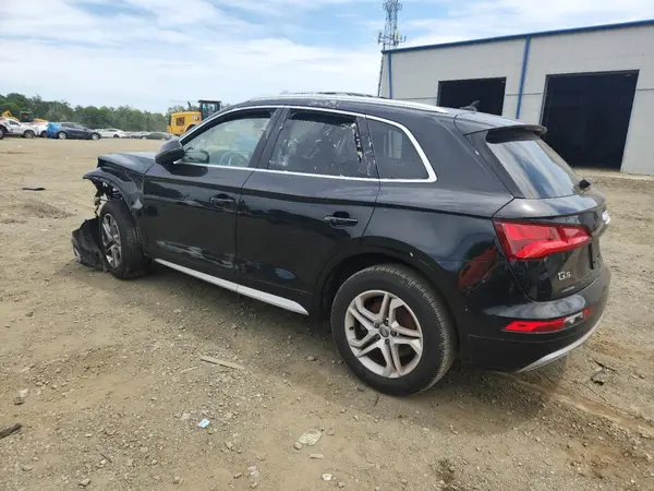 WA1ANAFY9K2139229 2019 AUDI Q5 - Image 2