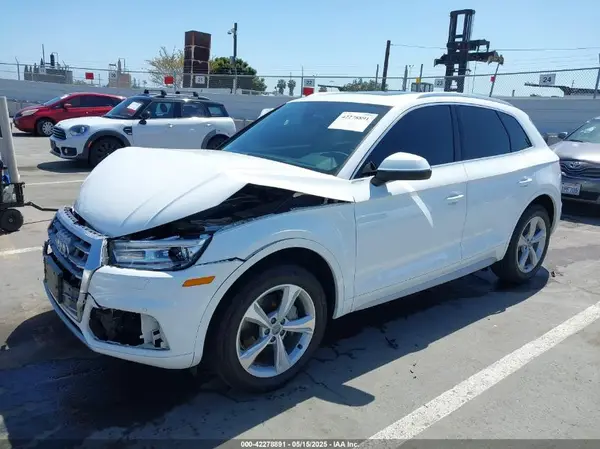 WA1ANAFY9L2029945 2020 AUDI Q5 - Image 2