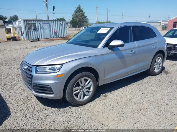 WA1ANAFY9L2055798 2020 AUDI Q5 - Image 2