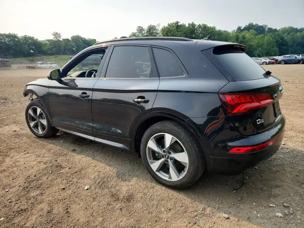 WA1ANAFY9L2096075 2020 AUDI Q5 - Image 2