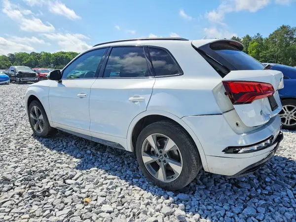 WA1ANAFY9L2114221 2020 AUDI Q5 - Image 2
