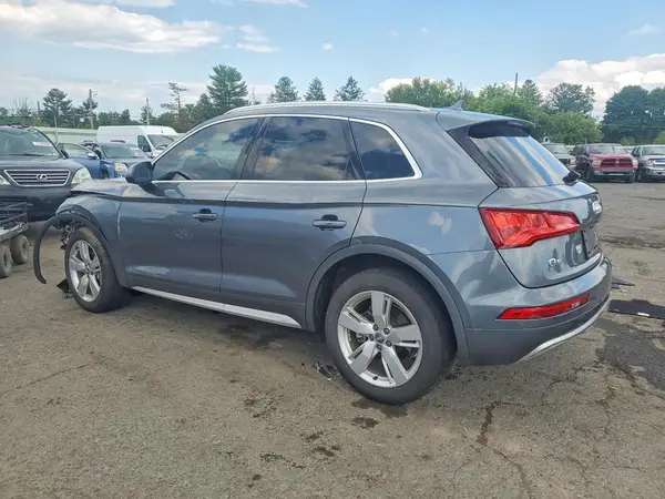 WA1ANAFYXK2049507 2019 AUDI Q5 - Image 2