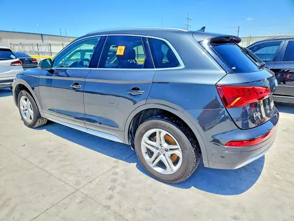 WA1ANAFYXK2052276 2019 AUDI Q5 - Image 2