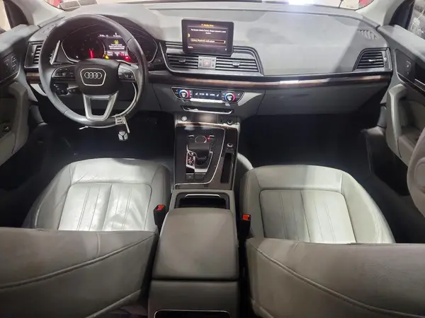 WA1ANAFYXK2055243 2019 AUDI Q5 - Image 8