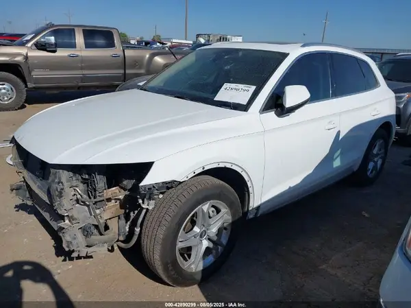 WA1ANAFYXK2068008 2019 AUDI Q5 - Image 2