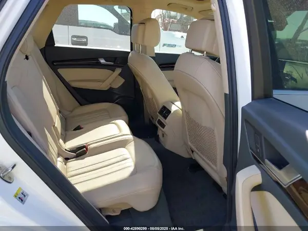 WA1ANAFYXK2068008 2019 AUDI Q5 - Image 8