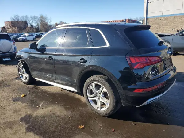 WA1ANAFYXK2072494 2019 AUDI Q5 - Image 2