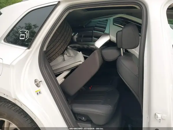 WA1ANAFYXK2086556 2019 AUDI Q5 - Image 8
