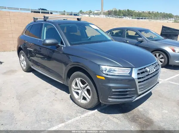 WA1ANAFYXK2093555 2019 AUDI Q5 - Image 1