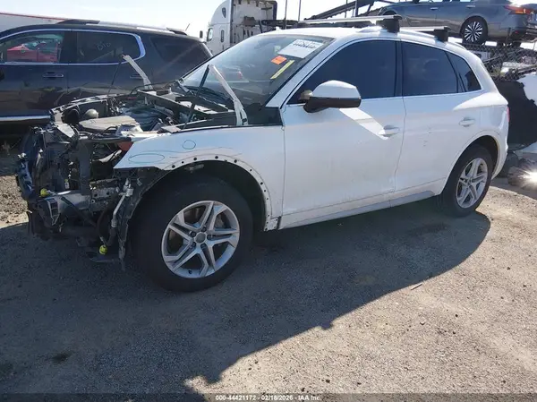 WA1ANAFYXK2116560 2019 AUDI Q5 - Image 2