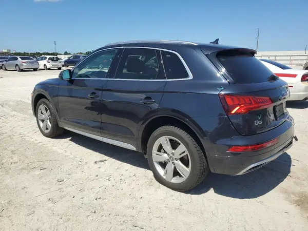 WA1ANAFYXK2117563 2019 AUDI Q5 - Image 2