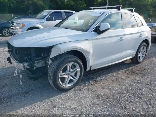 WA1ANAFYXK2126876 2019 AUDI Q5 - Image 2
