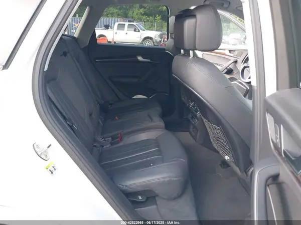 WA1ANAFYXK2126876 2019 AUDI Q5 - Image 8