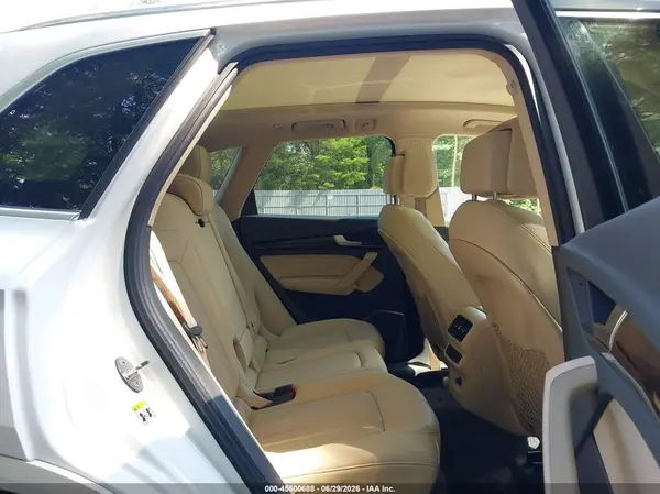 WA1ANAFYXK2135819 2019 AUDI Q5 - Image 8