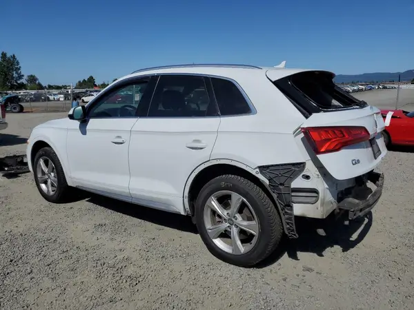 WA1ANAFYXL2050366 2020 AUDI Q5 - Image 2