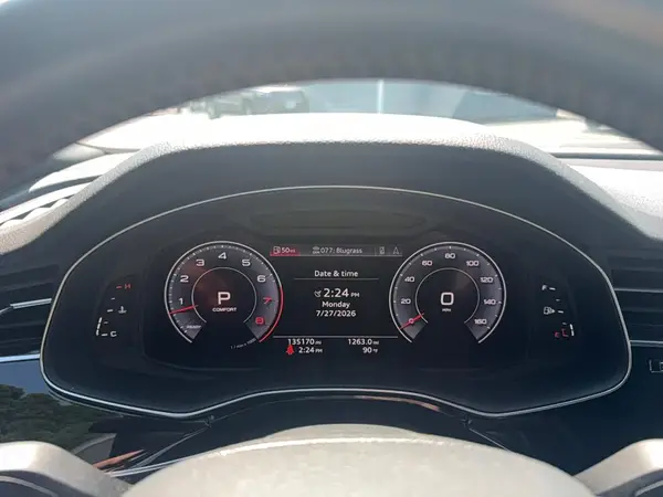 WA1AVAF10KD018936 2019 AUDI Q8 - Image 8