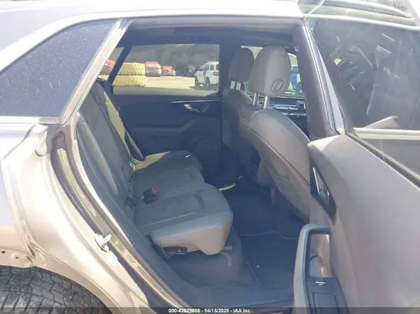 WA1AVAF10KD025708 2019 AUDI Q8 - Image 8