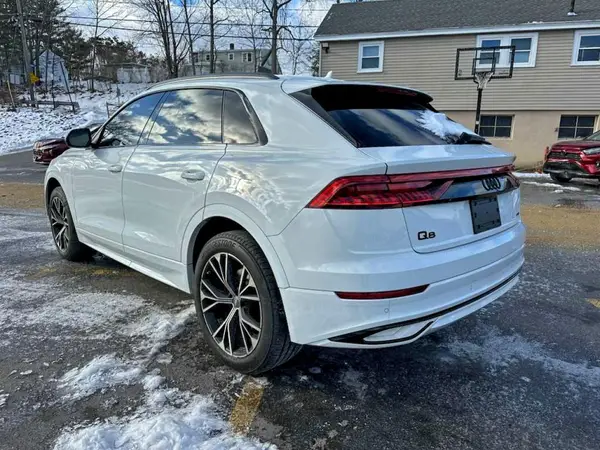 WA1AVAF10LD017366 2020 AUDI Q8 - Image 2