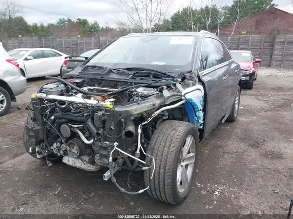 WA1AVAF12KD008389 2019 AUDI Q8 - Image 2
