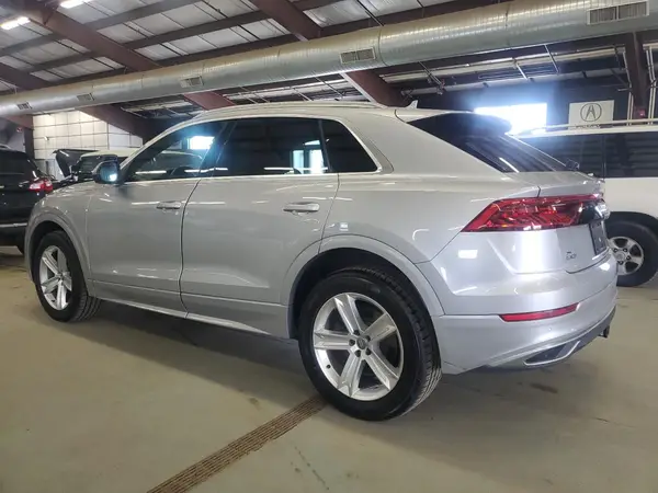 WA1AVAF12KD030389 2019 AUDI Q8 - Image 2