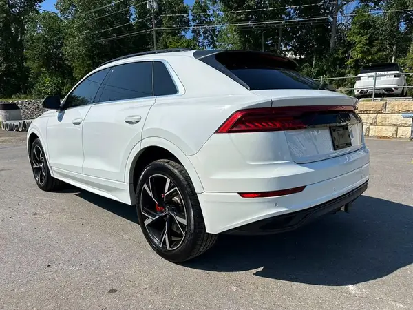 WA1AVAF14KD019524 2019 AUDI Q8 - Image 2