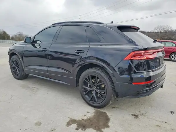 WA1AVAF14MD015525 2021 AUDI Q8 - Image 2