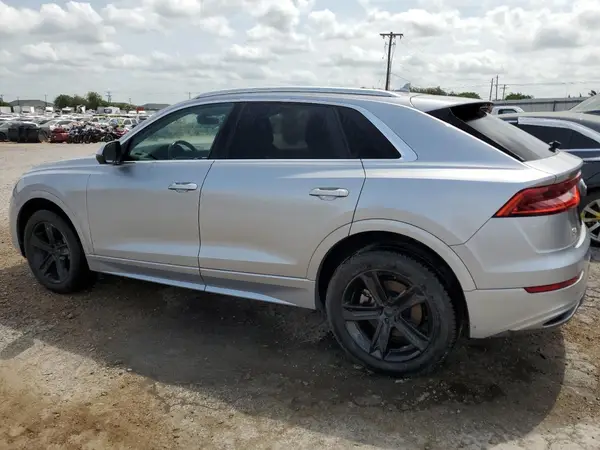 WA1AVAF15MD020653 2021 AUDI Q8 - Image 2