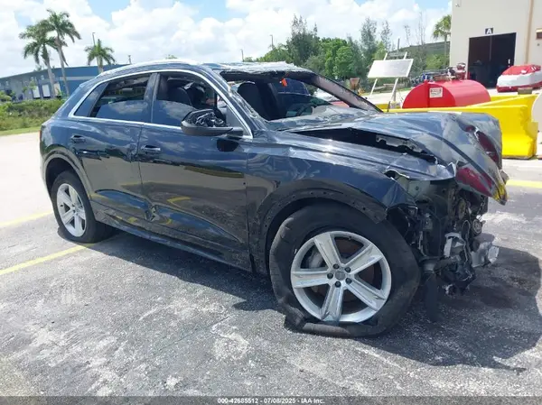 WA1AVAF16KD015992 2019 AUDI Q8 - Image 1