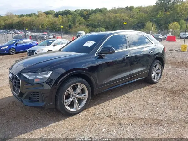 WA1AVAF16KD016897 2019 AUDI Q8 - Image 2