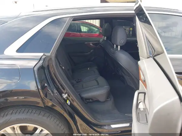 WA1AVAF16KD016897 2019 AUDI Q8 - Image 8