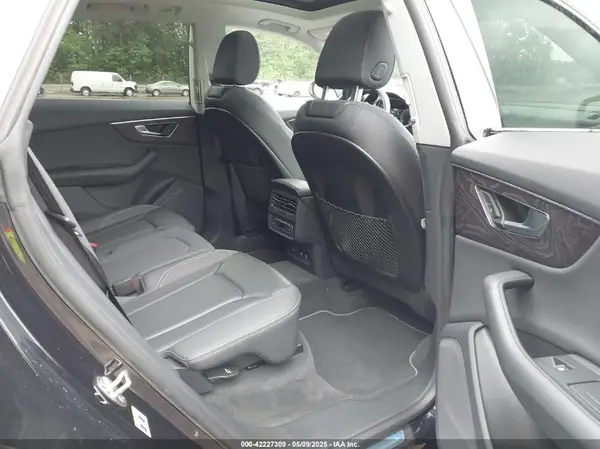 WA1AVAF16KD019301 2019 AUDI Q8 - Image 8