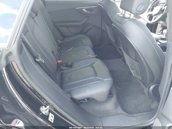 WA1AVAF17KD010879 2019 AUDI Q8 - Image 8