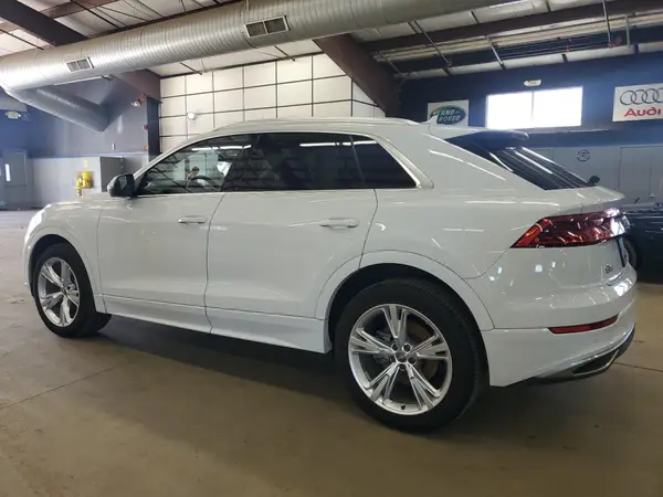 WA1AVAF19KD010981 2019 AUDI Q8 - Image 2