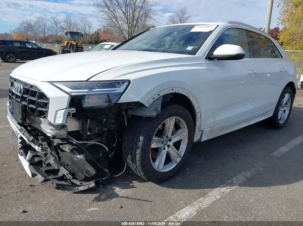 WA1AVAF19KD016764 2019 AUDI Q8 - Image 2