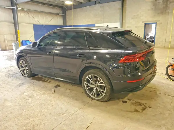 WA1AVAF19MD037553 2021 AUDI Q8 - Image 2